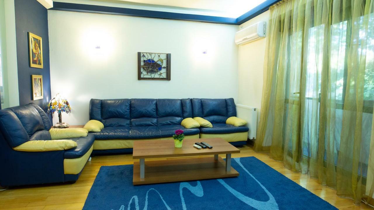 Nicole's Apartment Bucarest Extérieur photo