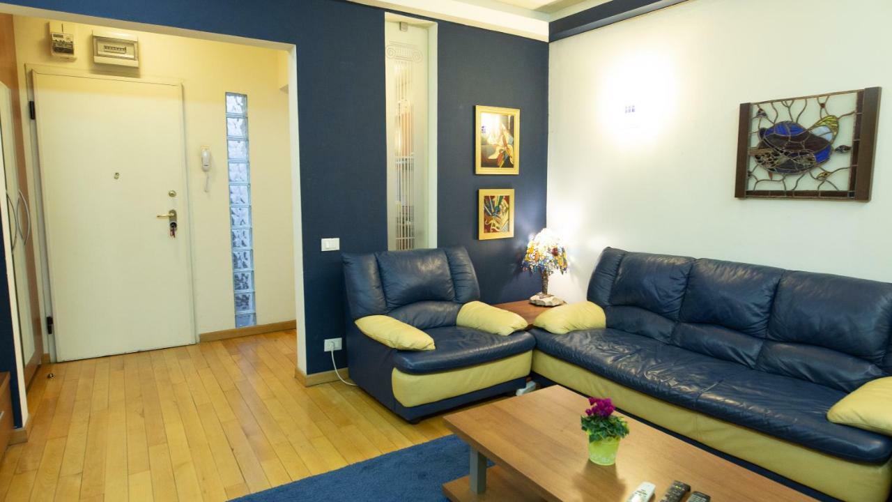 Nicole's Apartment Bucarest Extérieur photo