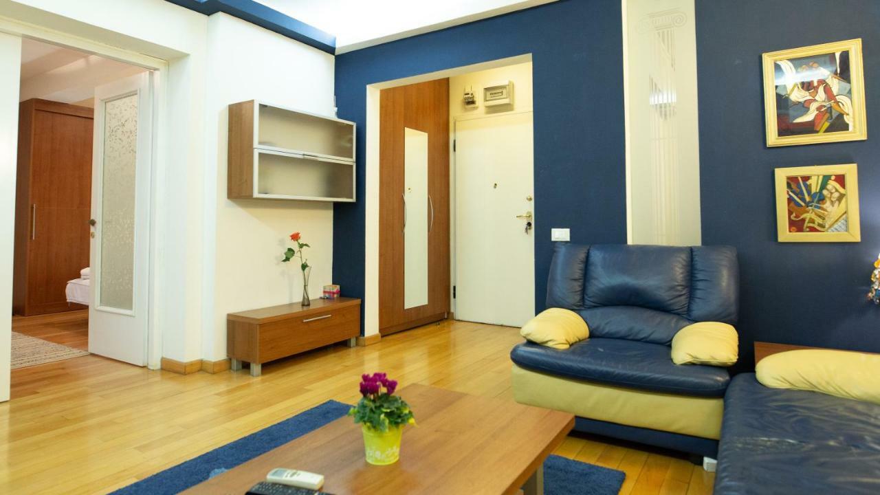 Nicole's Apartment Bucarest Extérieur photo